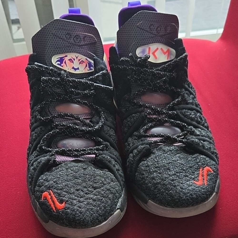 Nike Lebron XVIII NRG (GS) Black/Bright Crimson CT4677 001 Youth Size 7Y